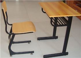 学校课桌